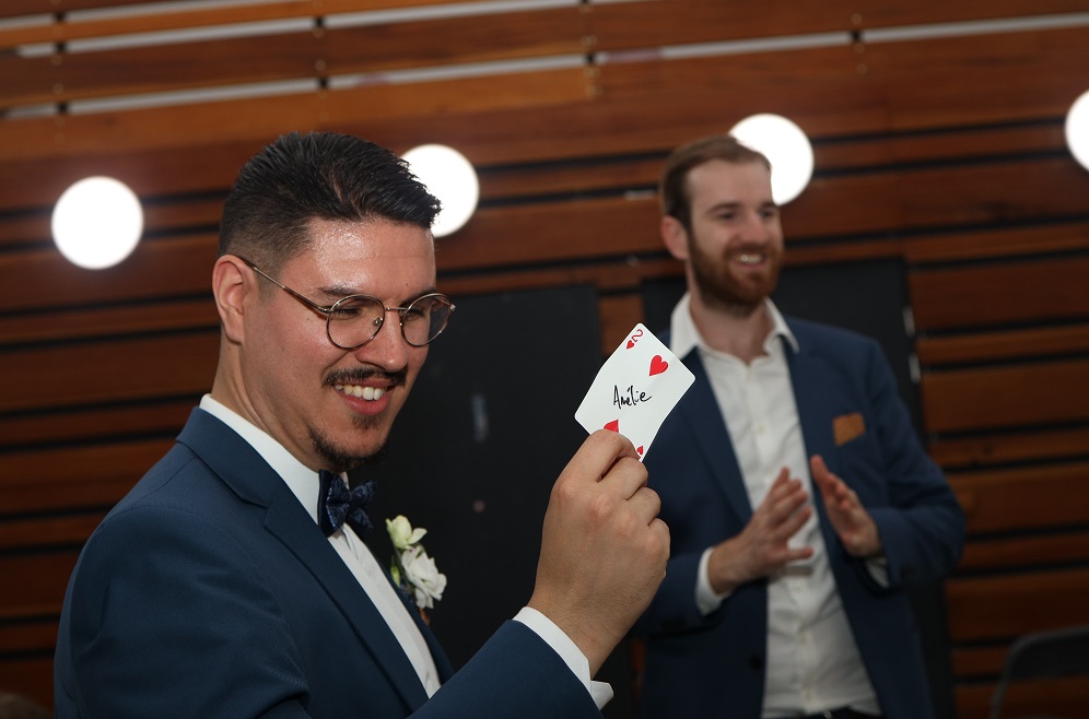 Magicien en prestation lors d'un mariage à Lyon Villeurbanne